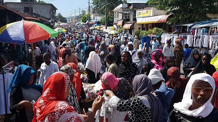 Préparation de la fête de l'Aid / Moroni en effervescence, malgré la crise…
